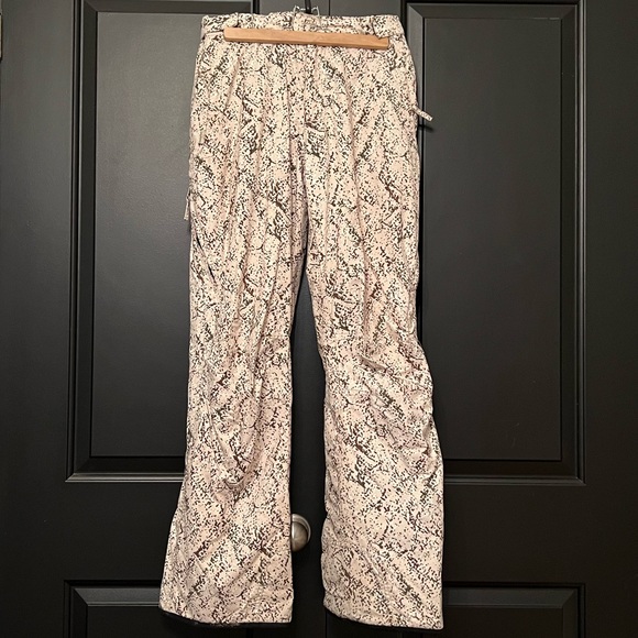 SOLD- Orage Snowboarding Pants - Picture 2 of 10